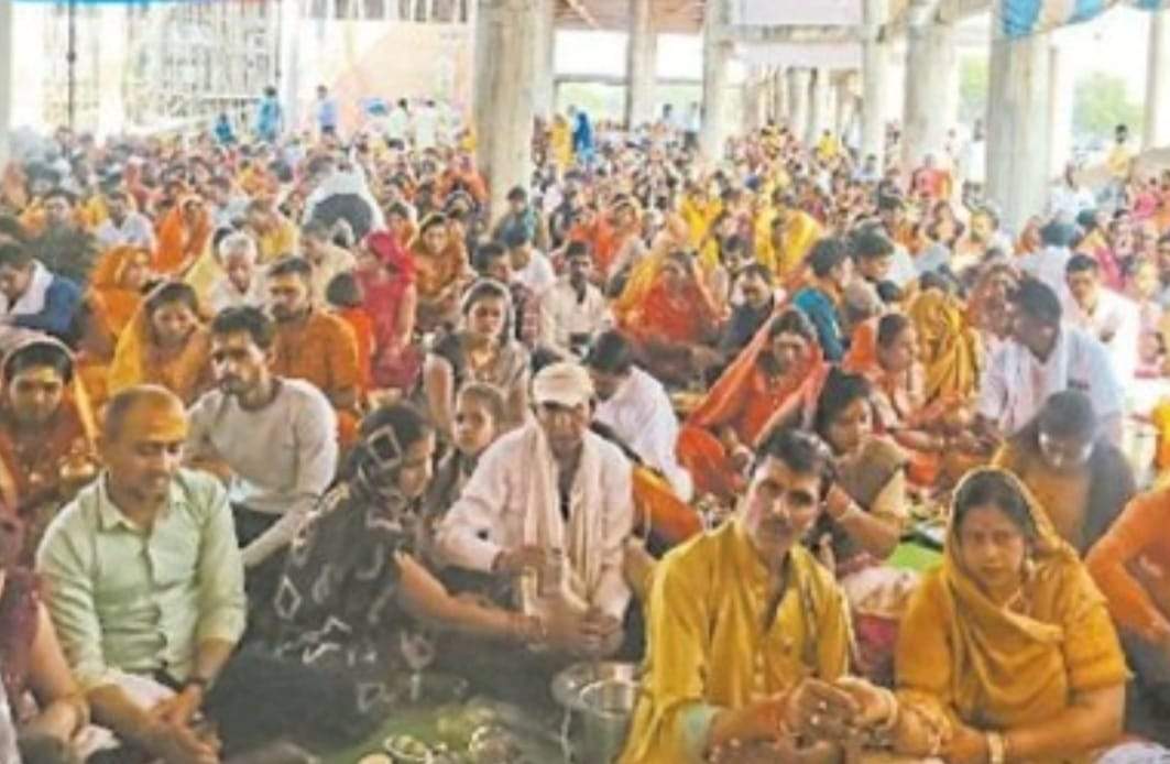 शंकराचार्य के साथ हजारों शिव भक्तों ने किया सामूहिक रुद्राभिषेक