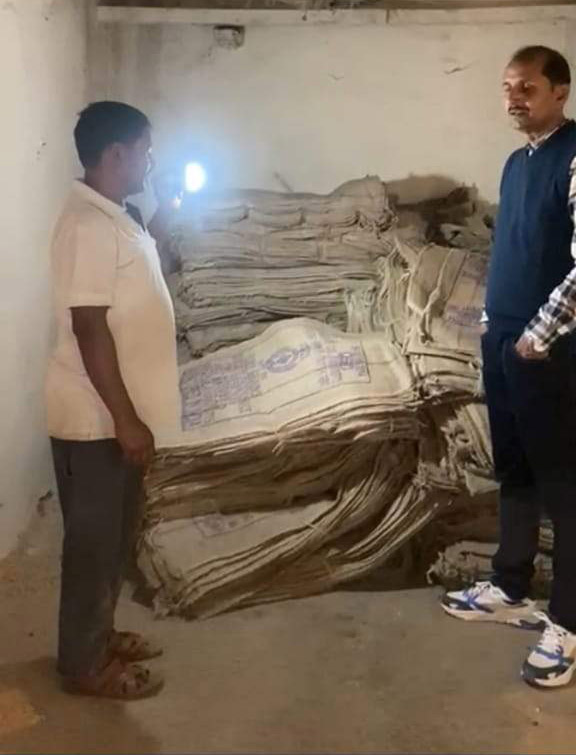 जब्त 2284 सरकारी बारदाने में से 2 हजार गायब