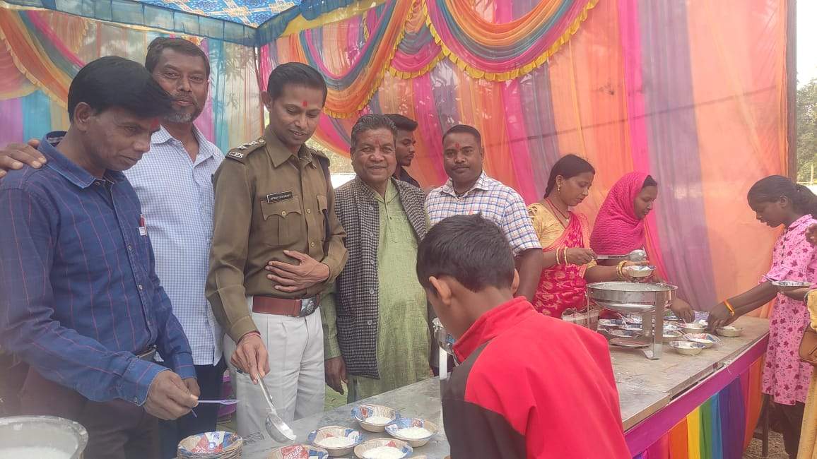 सर्व समाज ने किया भंडारा का आयोजन