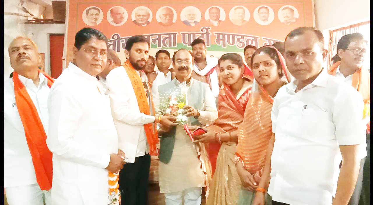 अरूण साव ने कार्यकर्ताओं से की बात, पर गुरूर नपं विवाद... अरूण साव ने कार्यकर्ताओं से की बात, पर गुरूर नपं विवाद...