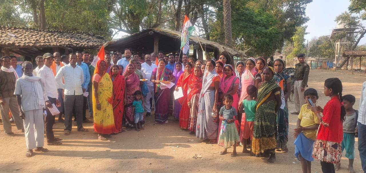 घोर नक्सल प्रभावित क्षेत्र में हाथ जोड़ो यात्रा लेकर पहुंचीं सिहावा विधायक