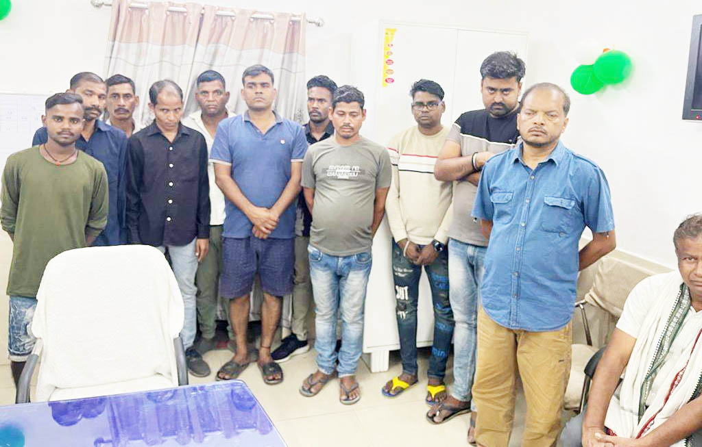 छापा, 11 जुआरी पकड़ाए  