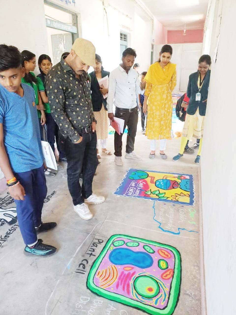 राजिम में विज्ञान क्लब द्वारा रंगोली प्रतियोगिता