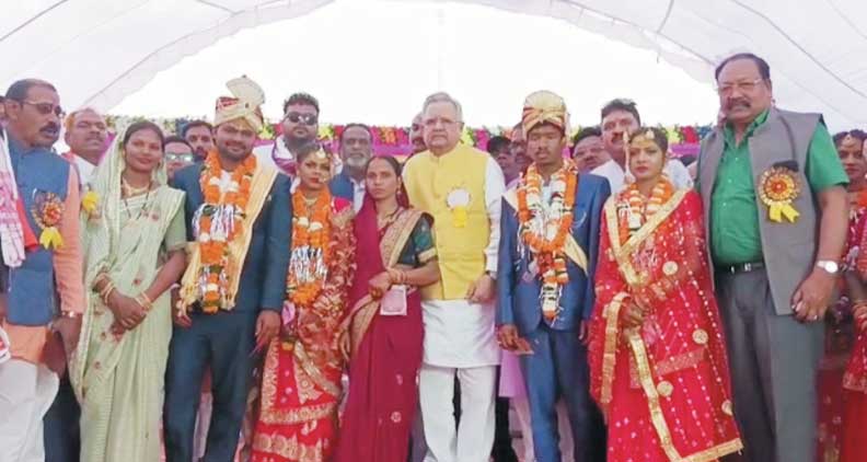 हरदिया साहू समाज की बेटियों को आशीर्वाद देने पहुंचे पूर्व मुख्यमंत्री