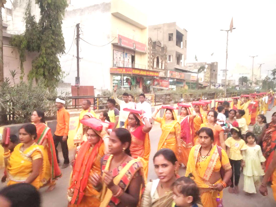 नवापारा में भव्य श्री रुद्राक्ष शिवमहापुराण कथा शुरू नवापारा में भव्य श्री रुद्राक्ष शिवमहापुराण कथा शुरू