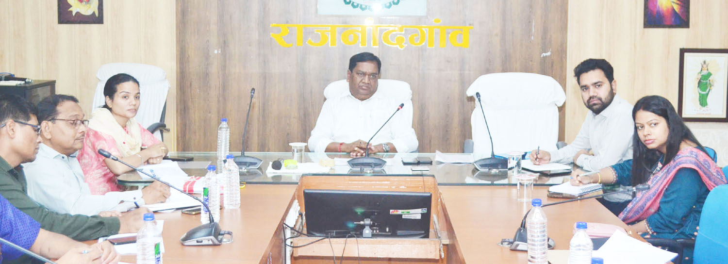 बच्चों के शिक्षा और संस्कार पर भी ध्यान देने की जरूरत- कलेक्टर