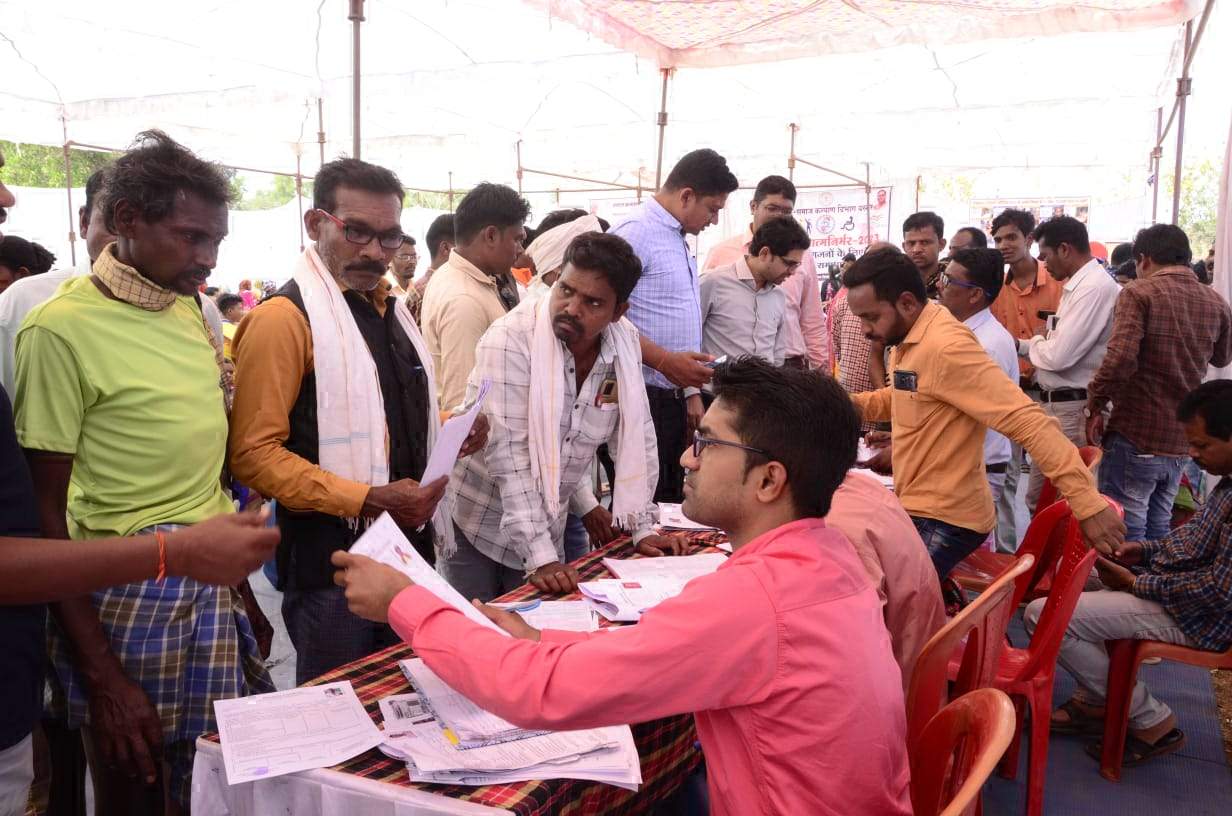 दिव्यांगों के लिए वृहद  समाधान शिविर आयोजित