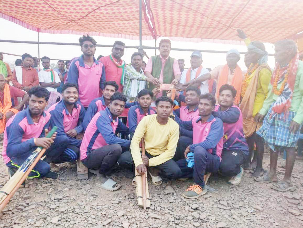 स्पर्धा से ग्रामीण खिलाडिय़ों की प्रतिभा निखरती है- चंदन 