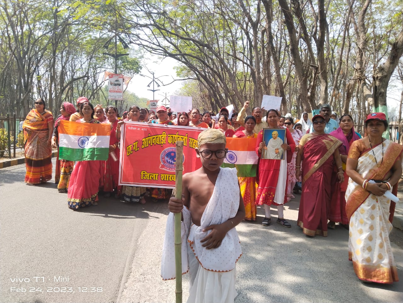 आंबा कार्यकर्ता-सहायिकाओं ने किया डांडी मार्च