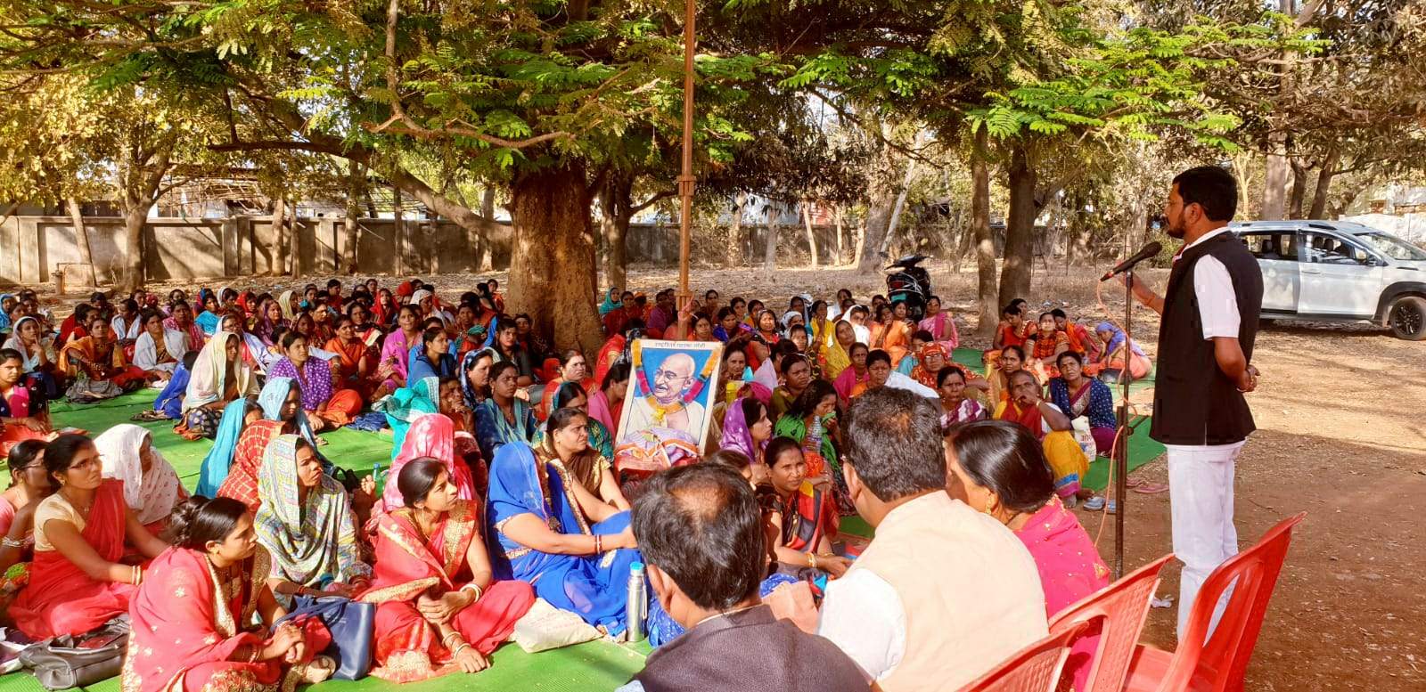 आंबा कार्यकर्ताओं की हड़ताल को भाजपा नेताओं ने दिया समर्थन