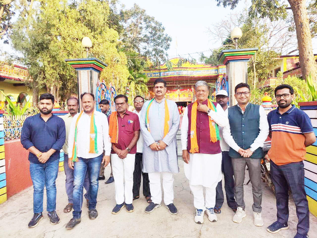 अकलतरा विधायक व संभाग प्रभारी सौरभ पहुंचे चम्पारण, ली बैठक अकलतरा विधायक व संभाग प्रभारी सौरभ पहुंचे चम्पारण, ली बैठक