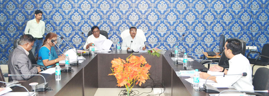 संभागायुक्त ने ली प्रबंधकारिणी समिति की बैठक