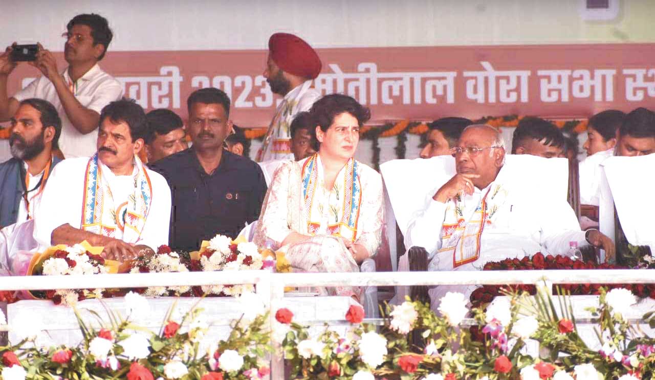 मोदी सरकार डिक्टेटरशिप चला रही-खडग़े