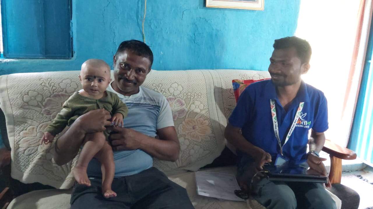 मुख्यमंत्री मितान योजना से 5 साल तक के बच्चों को मिल रही घर पहुंच आधार कार्ड की सुविधा      