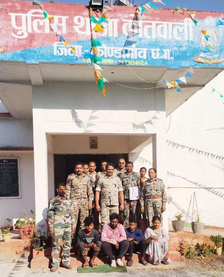 पुरानी रंजिश, शराब के केस में फंसाने वाले 5 बंदी, एक फरार पुरानी रंजिश, शराब के केस में फंसाने वाले 5 बंदी, एक फरार