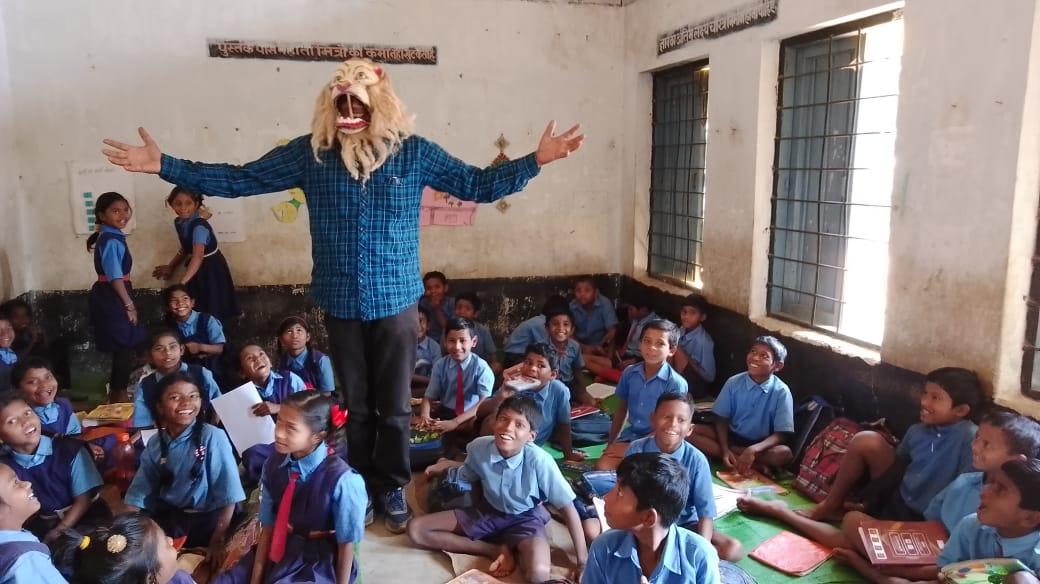 वन्य प्राणी को बचाने बच्चों को किया प्रेरित वन्य प्राणी को बचाने बच्चों को किया प्रेरित