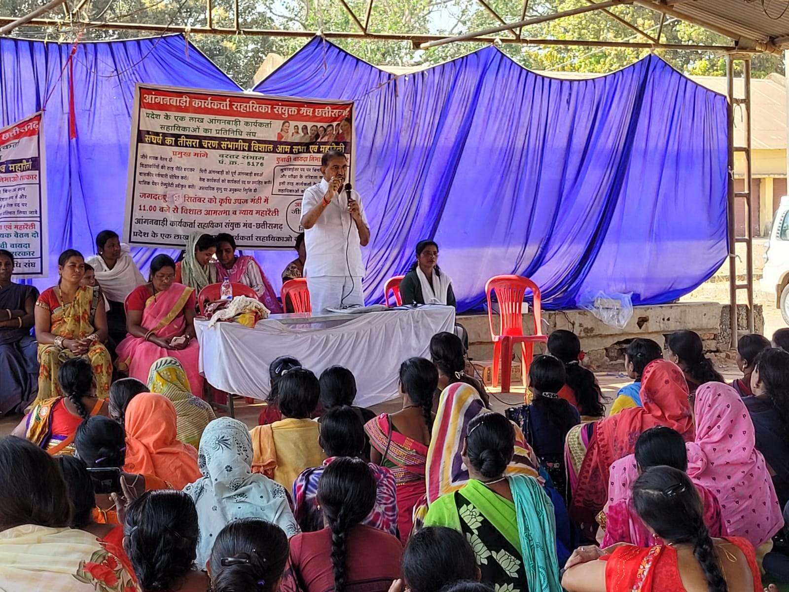 आंबा कार्यकर्ता-सहायिकाओं की बेमुद्दत हड़ताल को बाफना का समर्थन