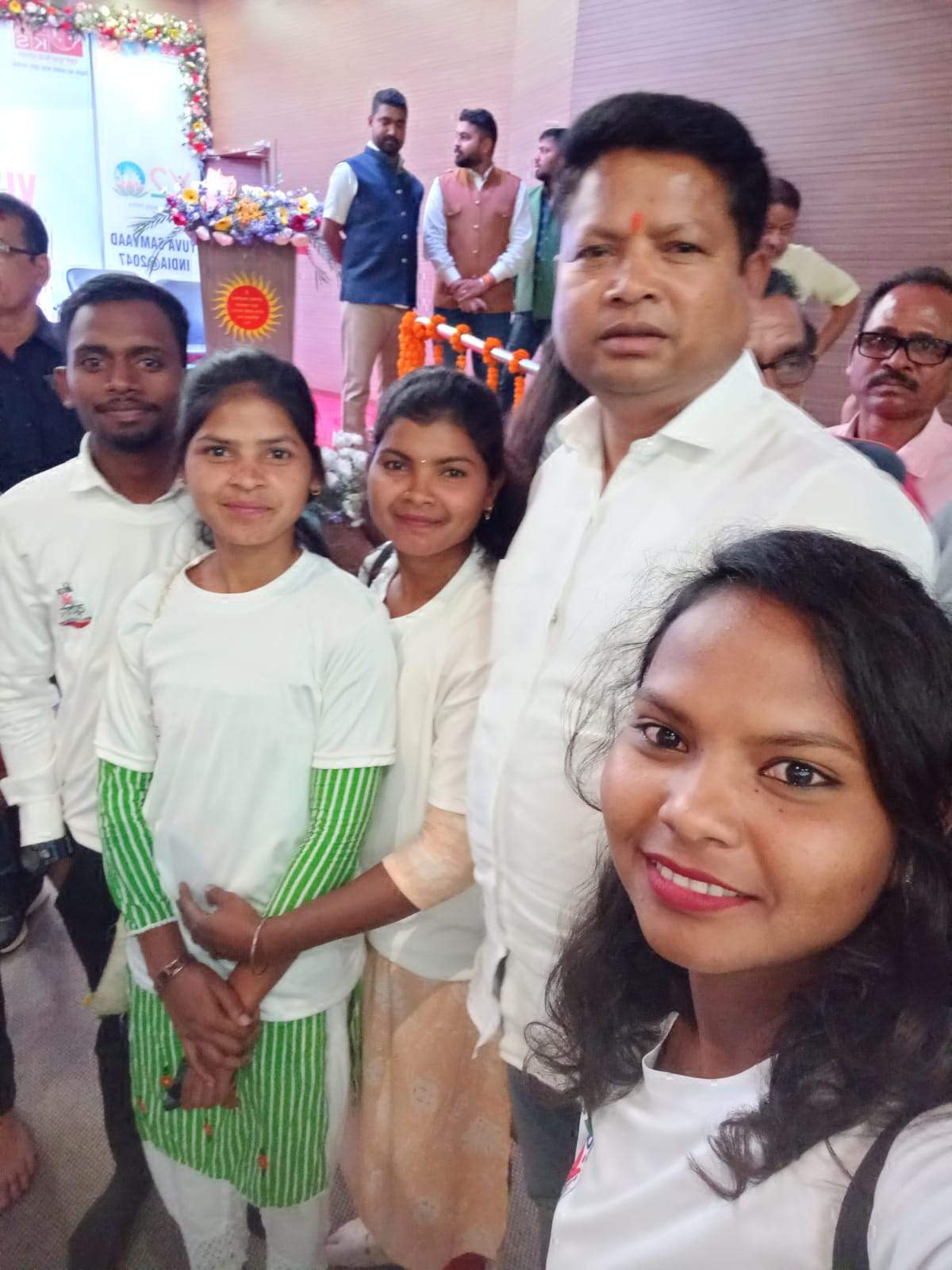 भारत के युवा वैश्विक स्तर पर अपने कौशल और आइडिया से अलग पहचान बना रहे-अनुराग