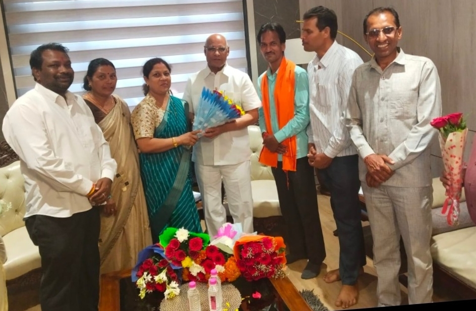 महाराष्ट्र के राज्यपाल से  मिले भाजपा कार्यकर्ता 