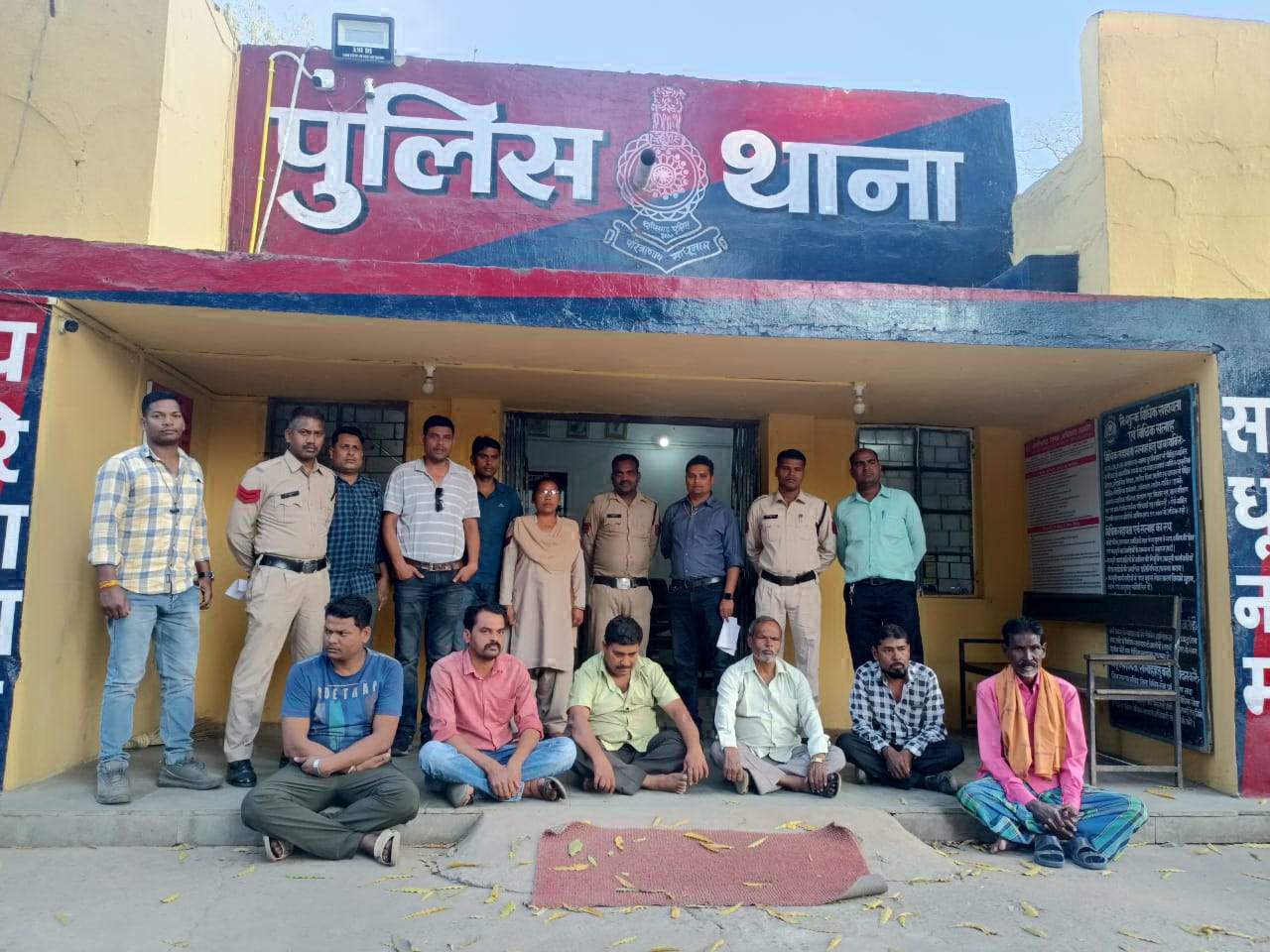 6 आरोपियों से 17 हजार नगद के साथ सट्टा-पट्टी जब्त