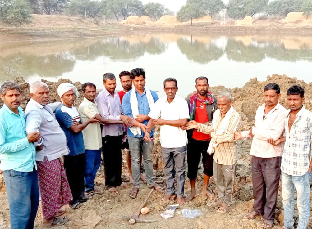 जनपद उपाध्यक्ष ने किया अमृत सरोवर का भूमिपूजन