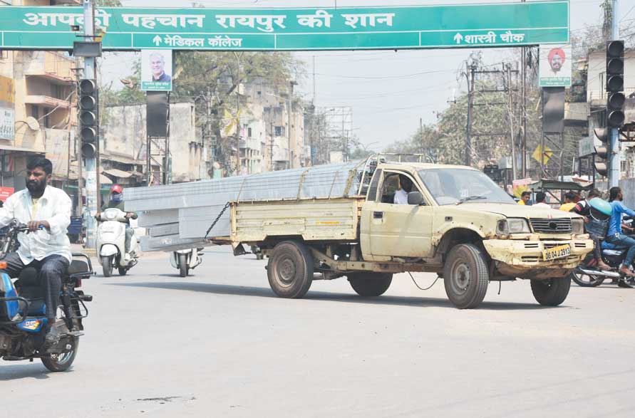 कलेक्टर, एसएसपी को ठेंगा, ओवरलोड आटो फर्राटे भरते रहे