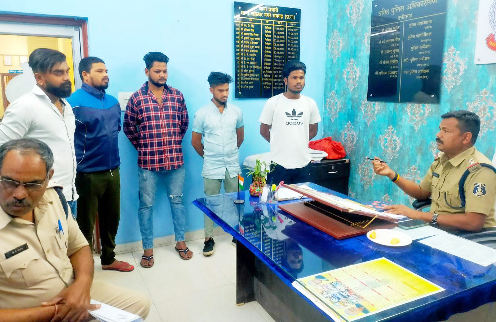 होली से पहले बदमाशों की सघन जांच