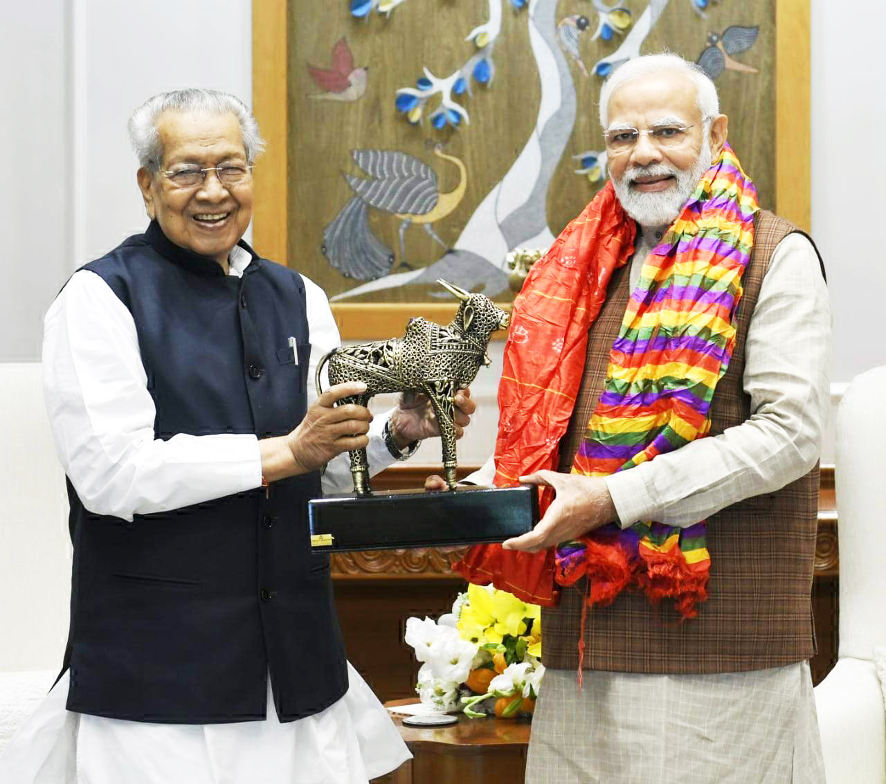 प्रधानमंत्री  मोदी से राज्यपाल हरिचंदन ने की मुलाकात