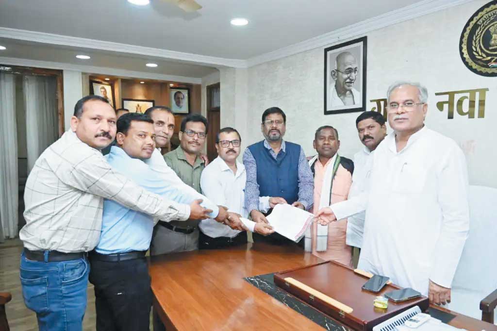 ओपीएस-एनपीएस पर सीएम से मिला संयुक्त शिक्षक संघ