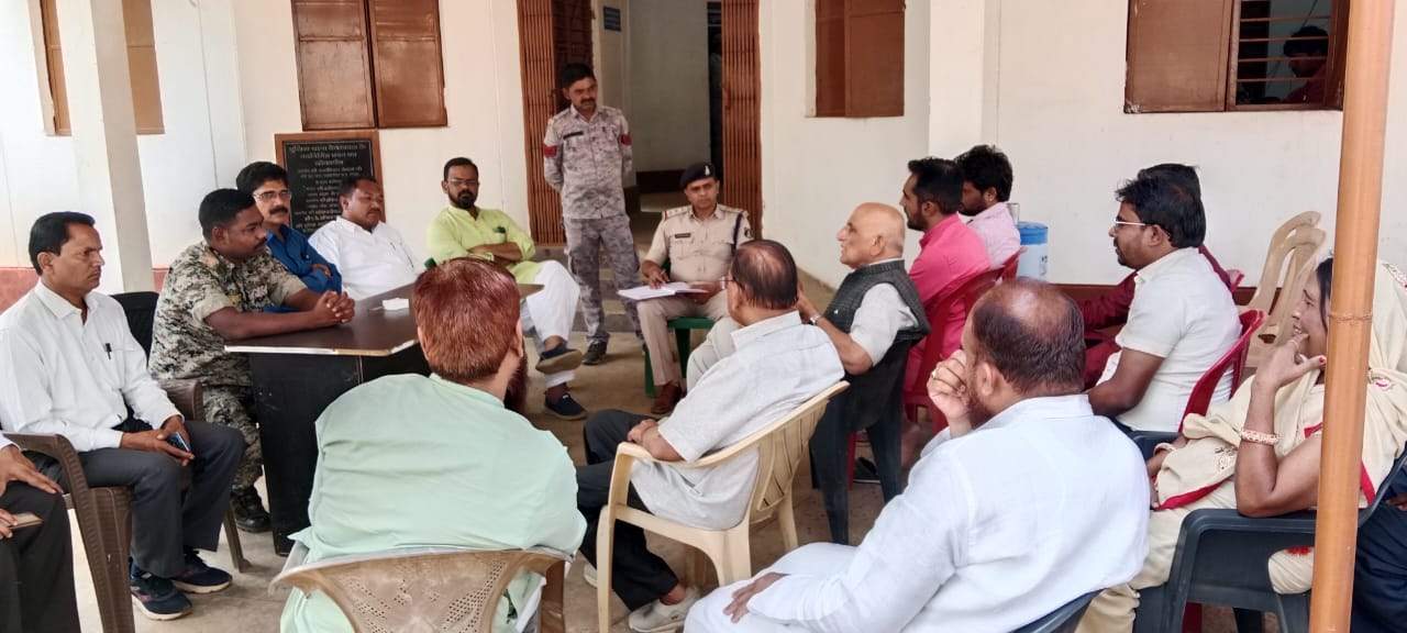 सौहार्दपूर्ण व शांतिपूर्ण रूप से होली का पर्व मनाएं-एसडीएम सौहार्दपूर्ण व शांतिपूर्ण रूप से होली का पर्व मनाएं-एसडीएम