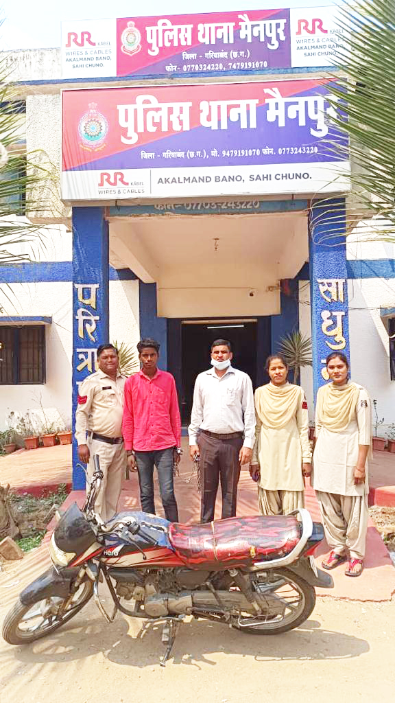 बाइक चोर गिरफ्तार बाइक चोर गिरफ्तार