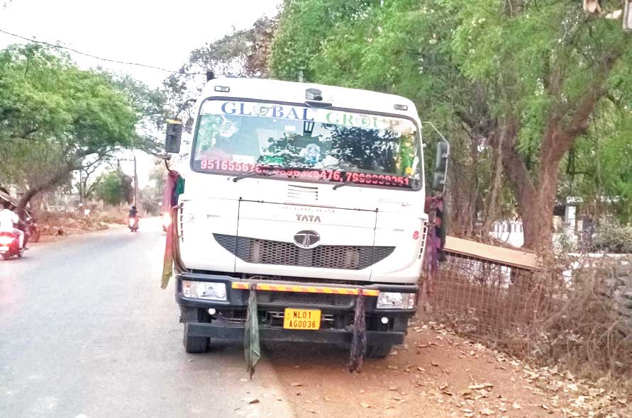 अपहरण के आरोप में दो ट्रक ड्राइवर गिरफ्तार अपहरण के आरोप में दो ट्रक ड्राइवर गिरफ्तार