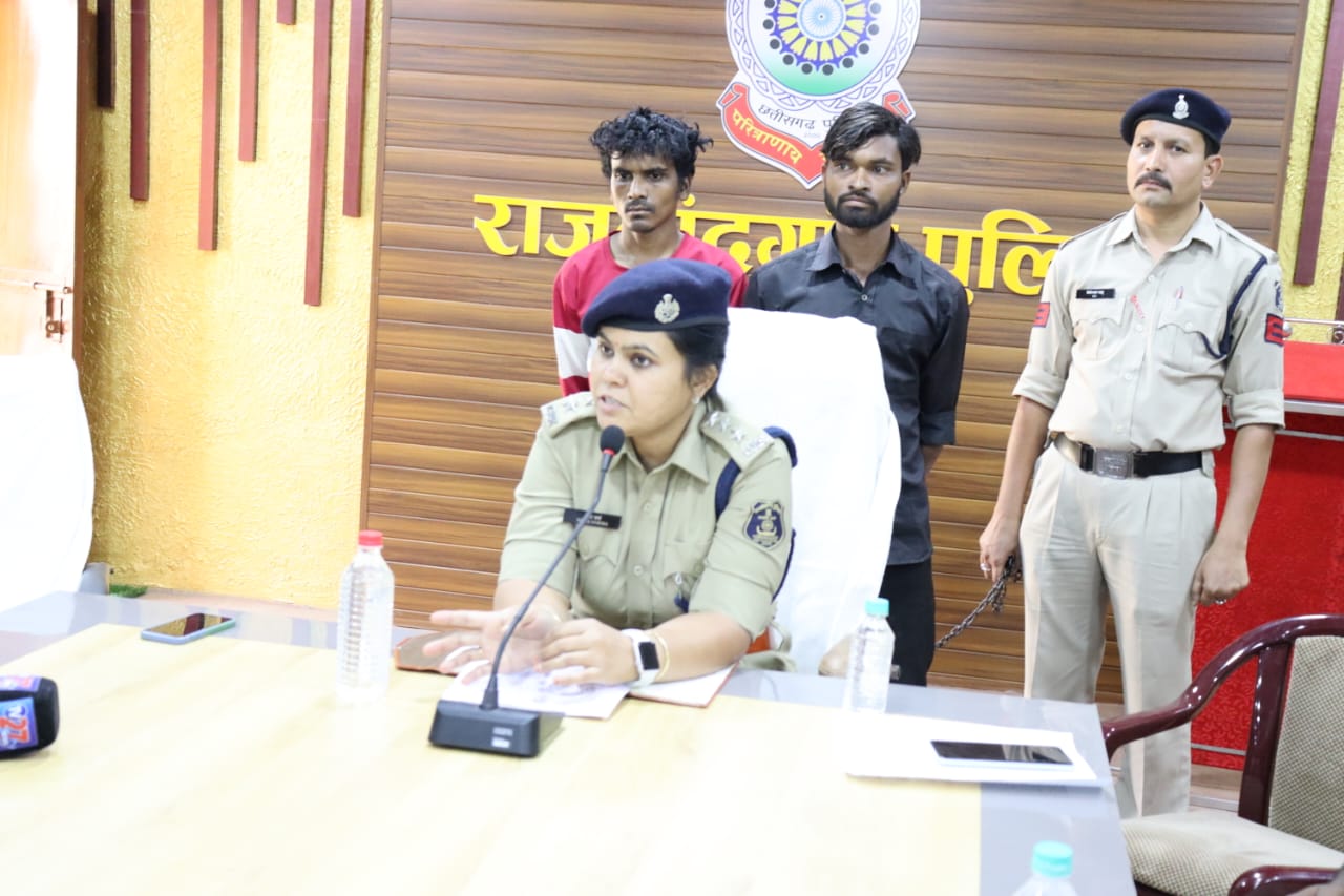 प्रेमी ने शादी में अड़चन के डर से तलाकशुदा प्रेमिका की ली थी जान