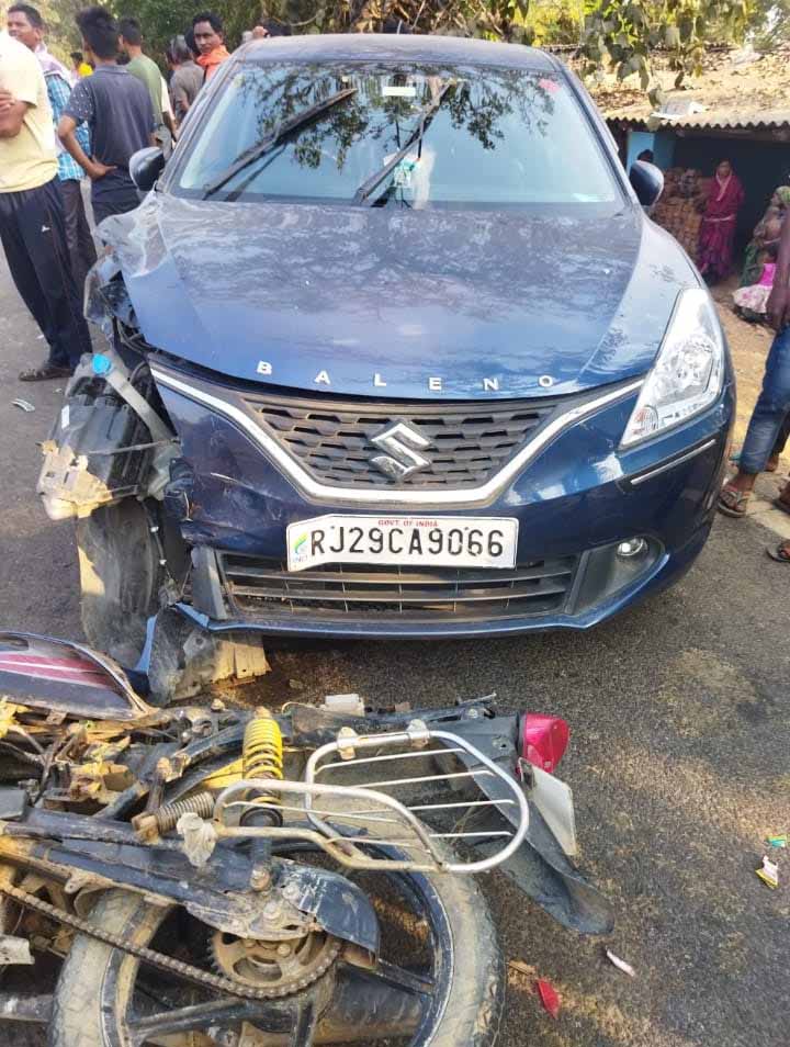 अज्ञात वाहन ने कार को ठोका, बाईक सवार को कुचला