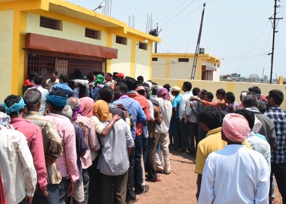 होली में गटके 8 करोड़ की शराब