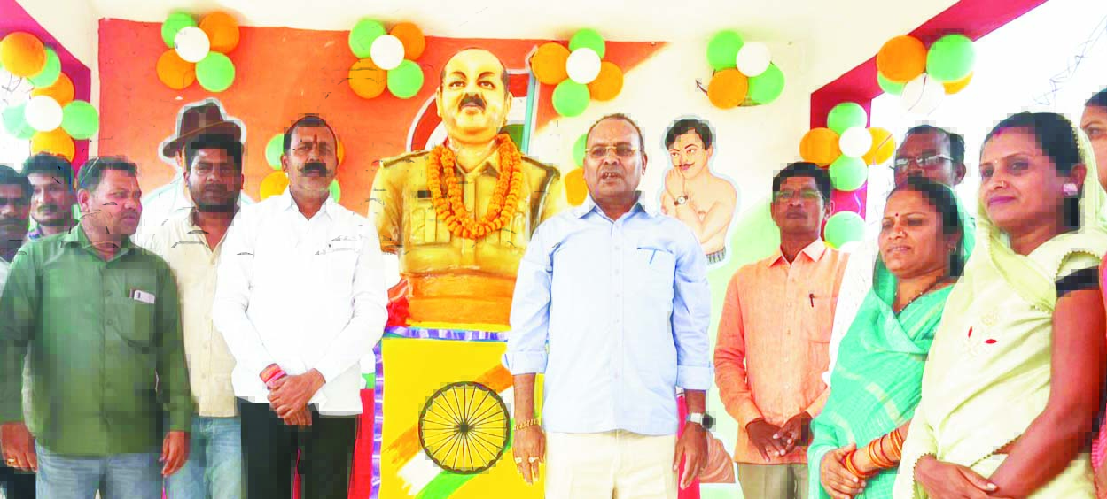 विधायक ने किया शहीद नकुल ध्रुव की मूर्ति का अनावरण