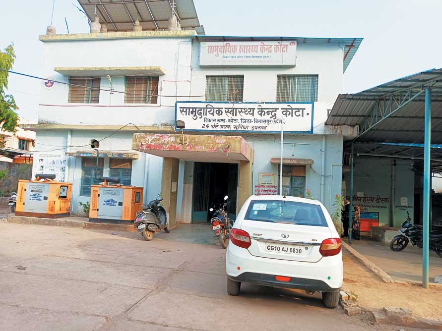 सडक़ दुर्घटना में एक मौत, दो घायल