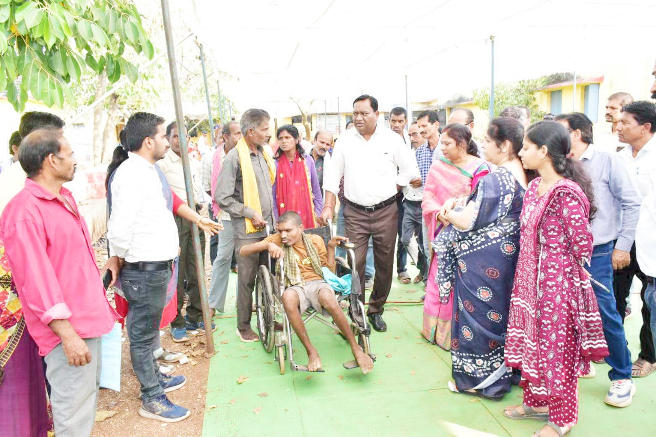 घुमका शिविर में 174 का स्वास्थ्य परीक्षण