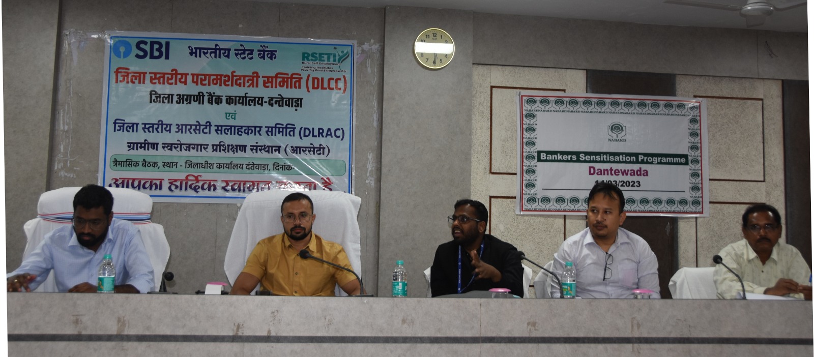 हितग्राहियों को दे योजनाओं का लाभ