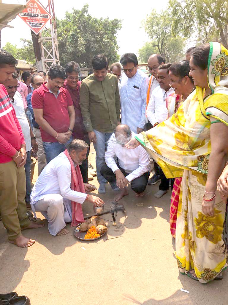 शहर के भीतर अब बनेगी डामर वाली सडक़, बरसों बाद मांग पूरी शहर के भीतर अब बनेगी डामर वाली सडक़, बरसों बाद मांग पूरी