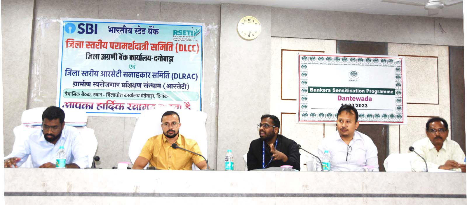 हितग्राहियों को दे योजनाओं का लाभ