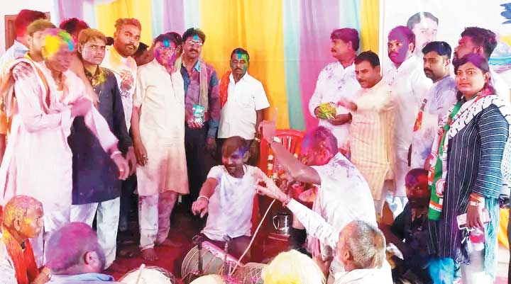 इंटक फेडरेशन एवं सतीश फैन्स क्लब ने मनाया होली मिलन इंटक फेडरेशन एवं सतीश फैन्स क्लब ने मनाया होली मिलन