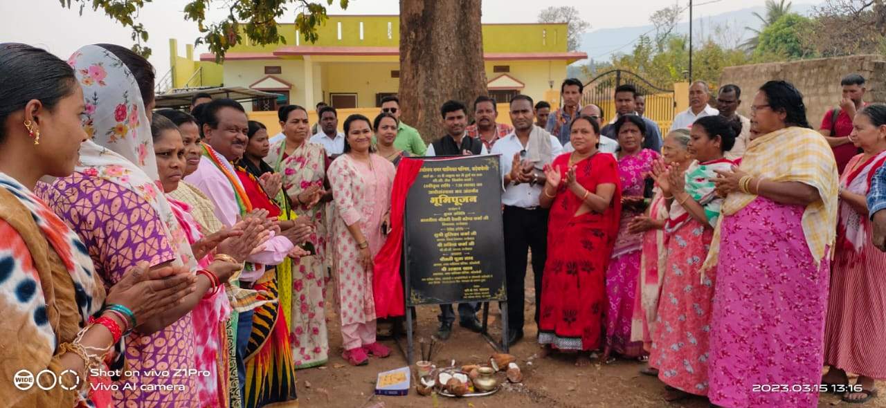 वार्डों में विकास एवं निर्माण कार्यों का भूमिपूजन