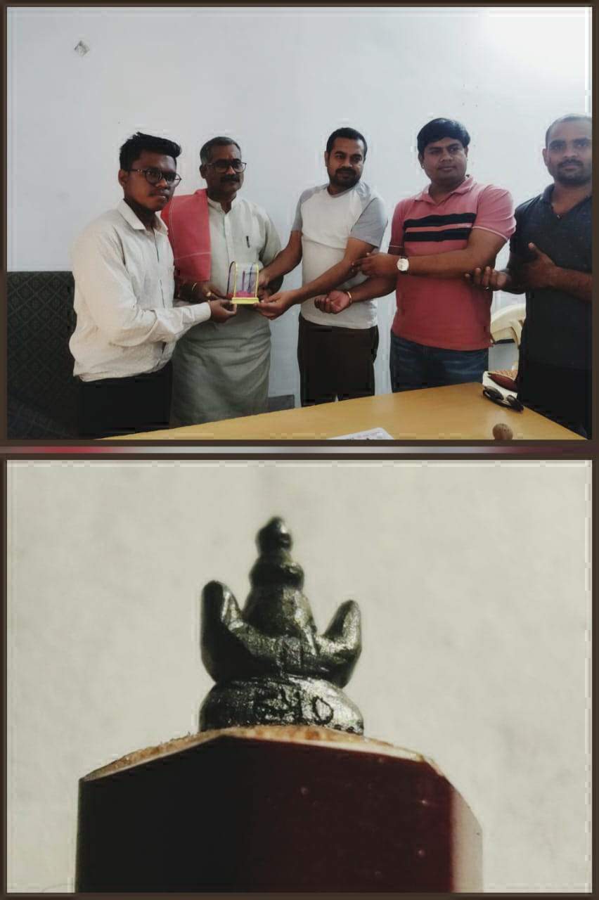माइक्रो आर्टिस्ट भानुप्रताप ने दुनिया  की सबसे छोटी शिवलिंग बनाई