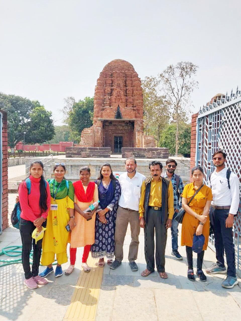 पुरातात्विक स्थल सिरपुर का शैक्षणिक भ्रमण