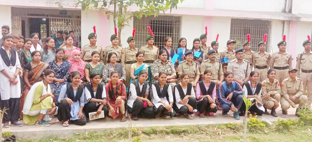 महात्मा गांधी कॉलेज खरसिया में महिला सेल का जागरूकता कार्यक्रम