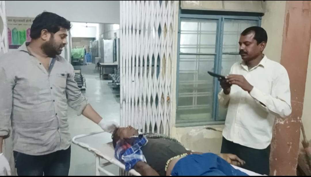 ट्रक और बाइक में भिड़ंत, एक की मौत, दूसरा गंभीर