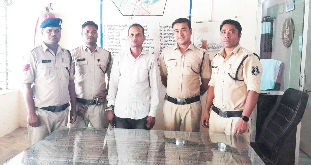 शादी का झांसा दे रेप, आरोपी गिरफ्तार शादी का झांसा दे रेप, आरोपी गिरफ्तार