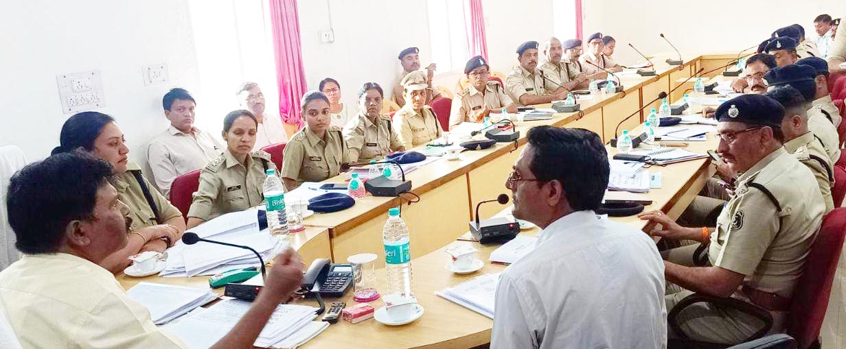 अपराध रोकने व असामाजिक गतिविधियों पर अंकुश लगाने निर्देश  क्राईम मीटिंग में एसपी ने की लंबित मामलों की समीक्षा