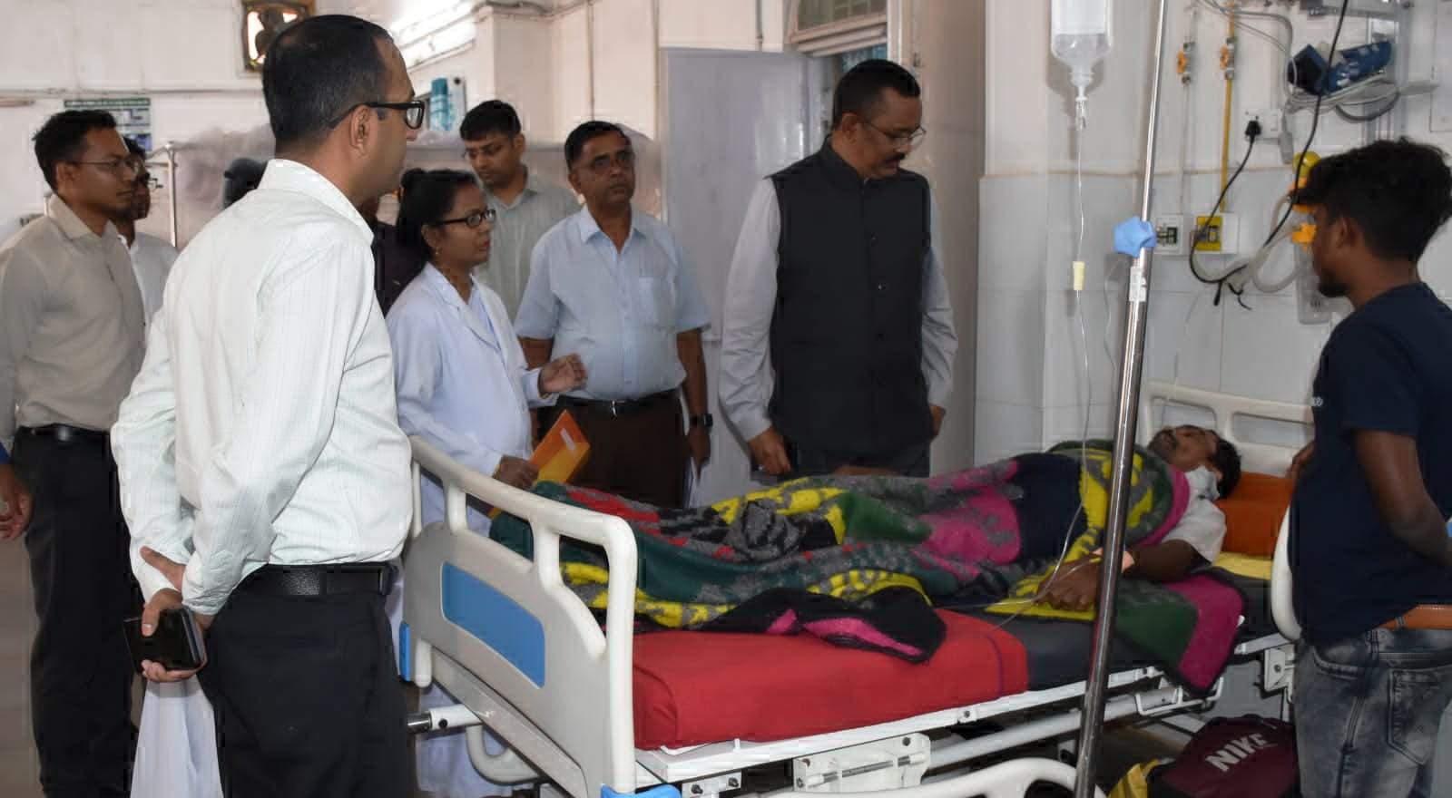 आयुष्मान कार्ड बनाकर हितग्राहियों को दिया जाए योजना का लाभ - धावड़े, कमिश्नर ने नारायणपुर जिला अस्पताल का किया निरीक्षण आयुष्मान कार्ड बनाकर हितग्राहियों को दिया जाए योजना का लाभ - धावड़े, कमिश्नर ने नारायणपुर जिला अस्पताल का किया निरीक्षण